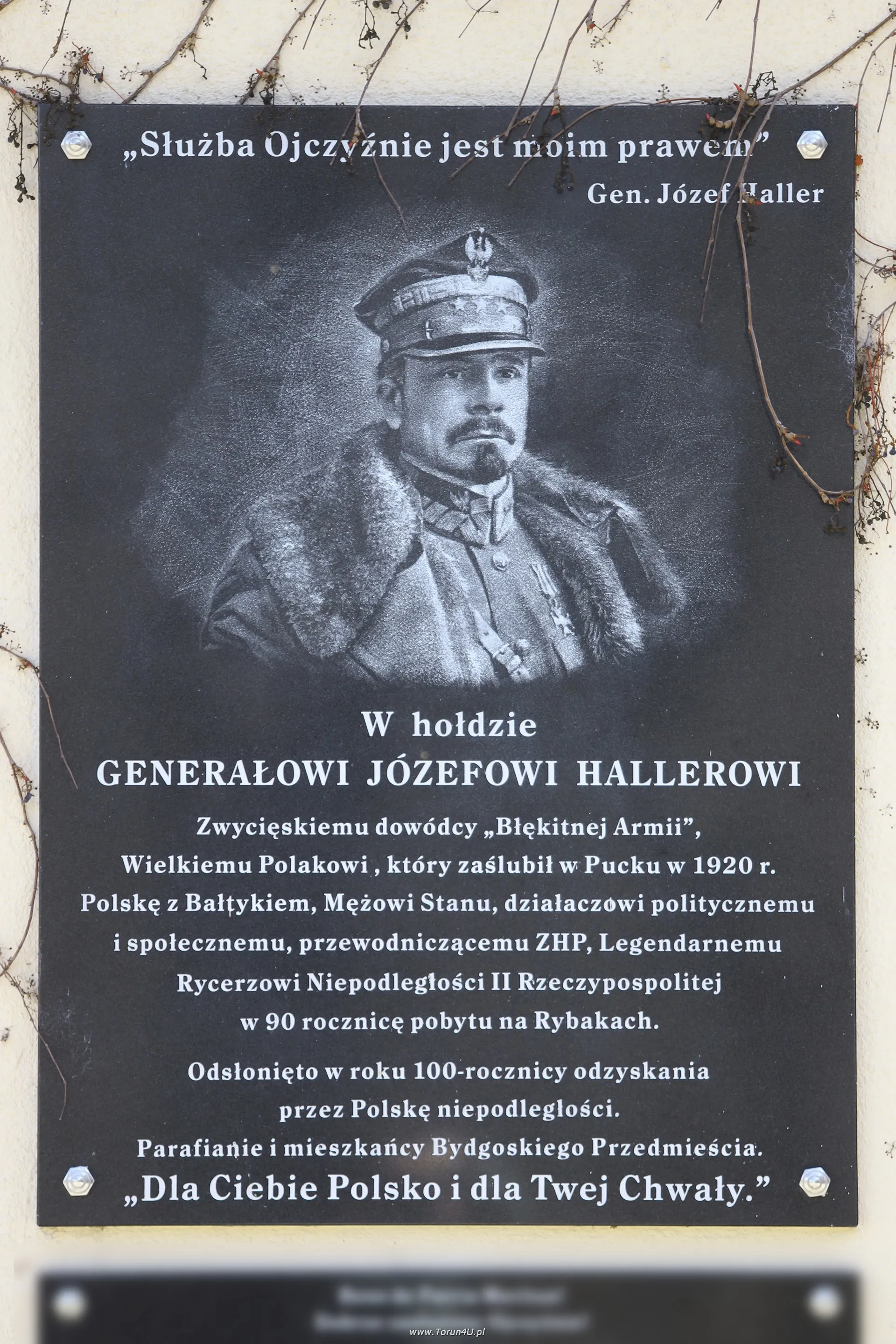Tablica pamiątkowa z okazji 90-lecia pobytu gen. Józefa Hallera na Rybakach 