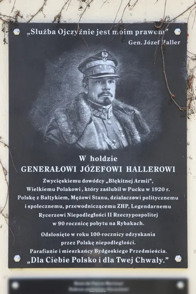Tablica pamiątkowa z okazji 90-lecia pobytu gen. Józefa Hallera na Rybakach 