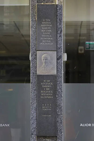 Tablica pamiątkowa Bogumiła Samuela Lindego