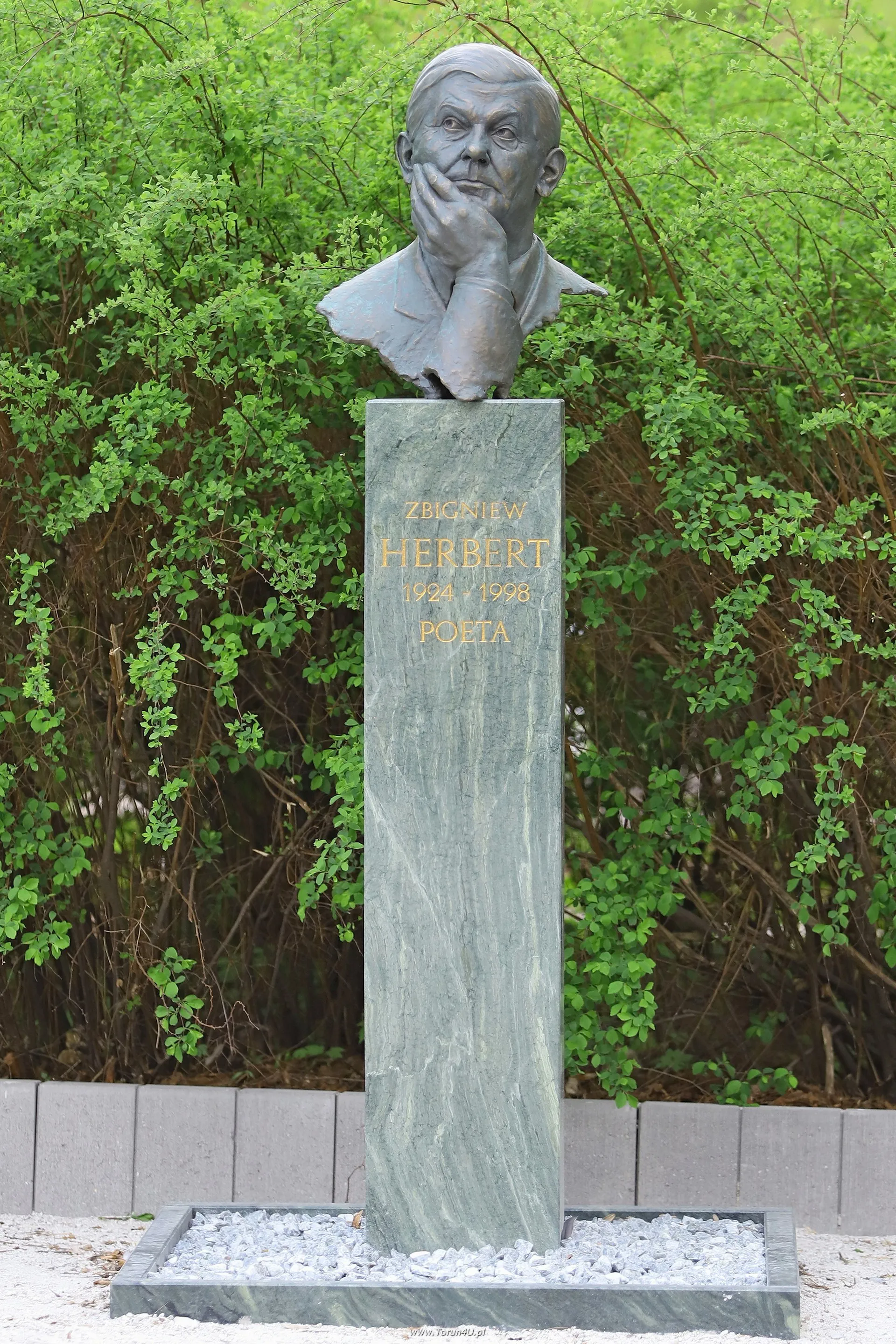 Pomnik Zbigniewa Herberta
