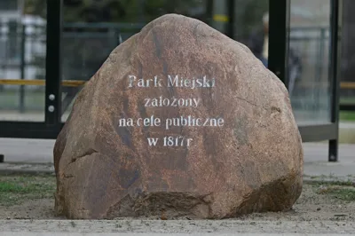Kamień pamiątkowy Parku Miejskiego
