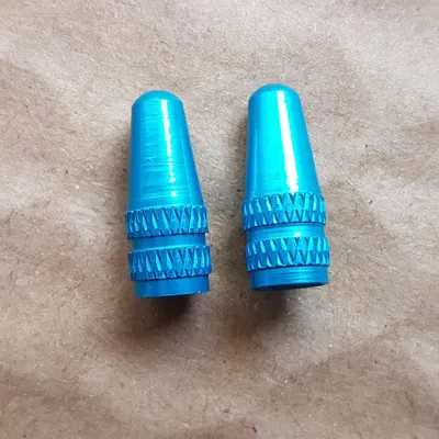 Kapturek nakrętka zaworu PRESTA aluminiowy Niebieski ochronny i ozdobny na wentyl rowerowy