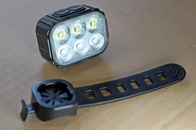 LAMPKA ROWEROWA PRZEDNIA I TYLNA LED MOCNA AKUMULATOROWA DO ROWERU ZESTAW - zdjęcie 3